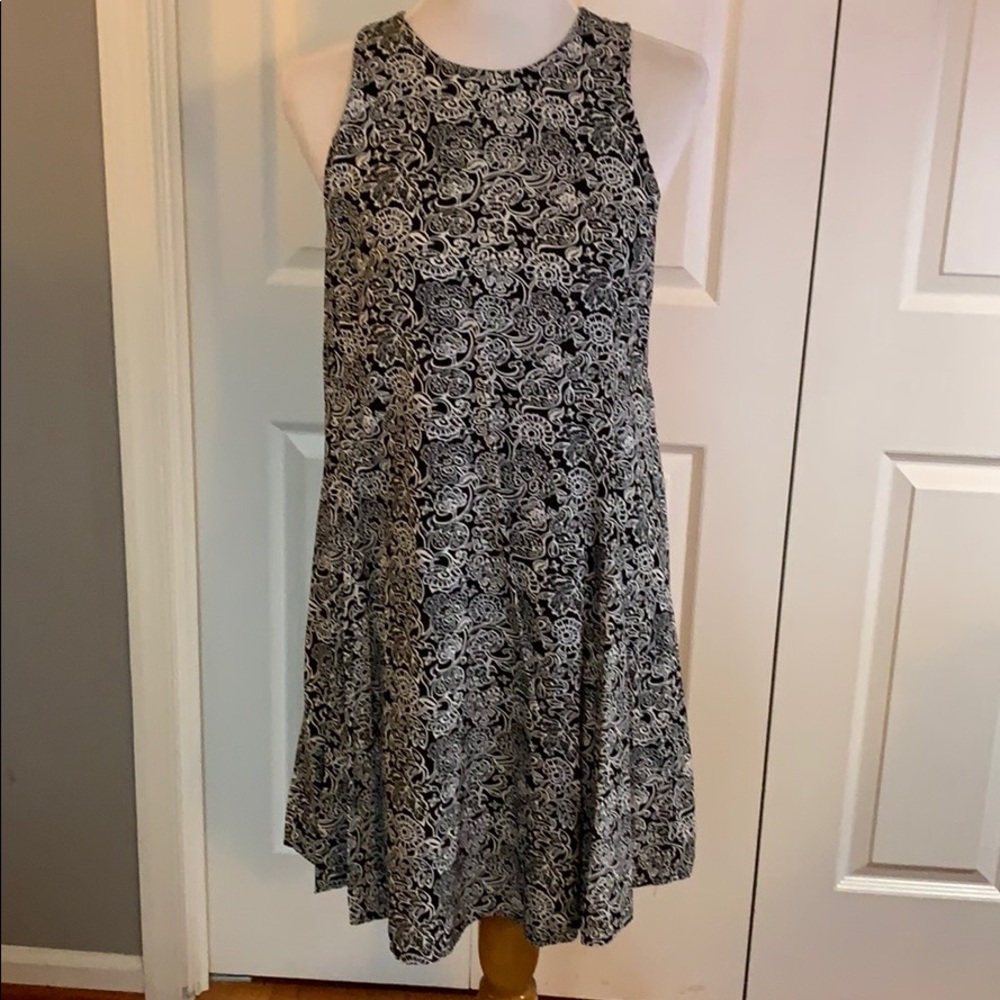 Old Navy black and white dress, size M
